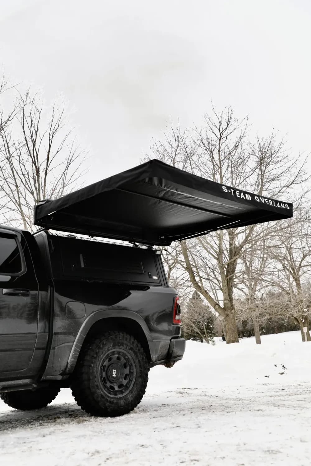 Auvent S-TEAM Overland THE OUTPOST -  Auvent de coté autoportant à sortie automatique Noir